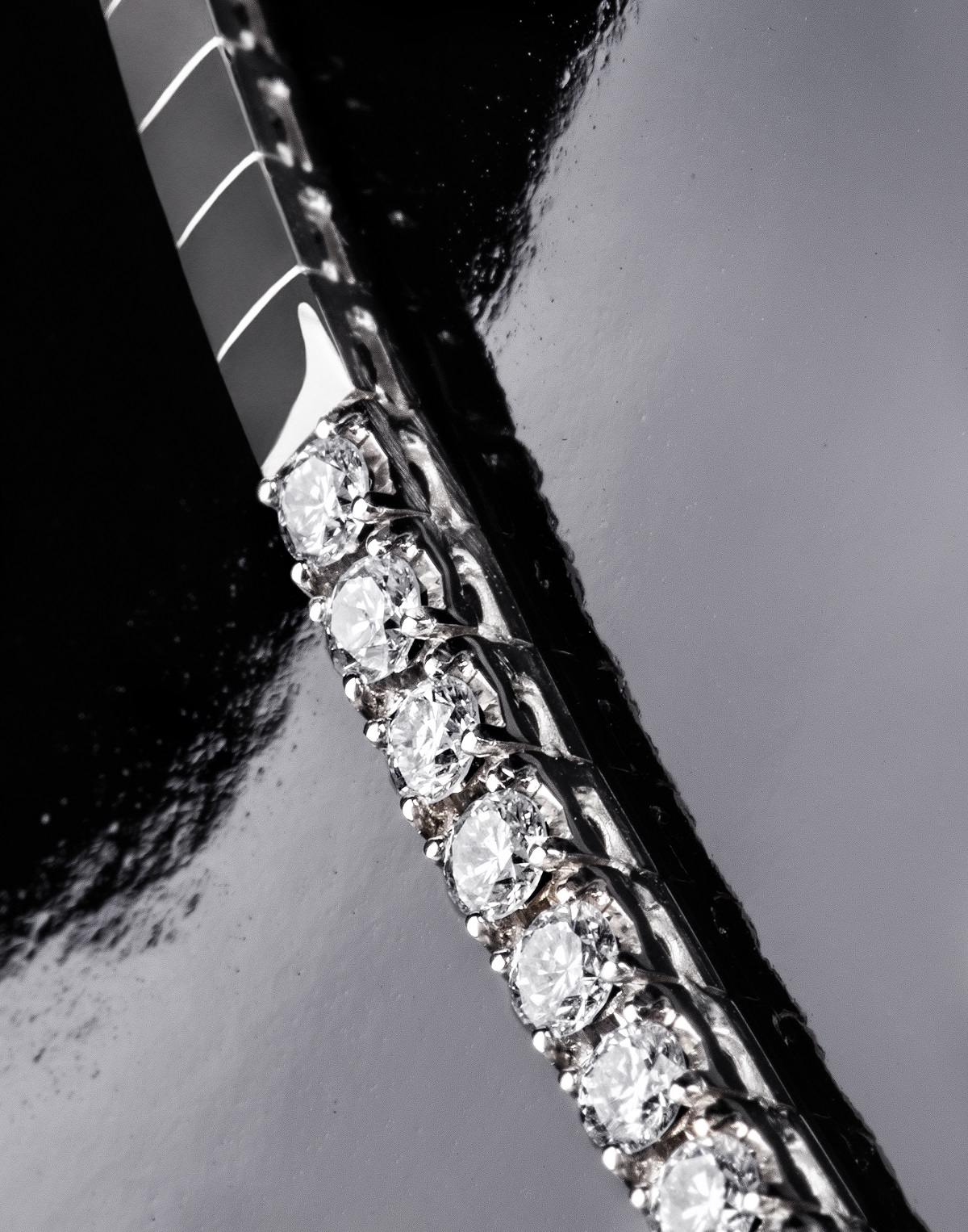 dettaglio collana tennis